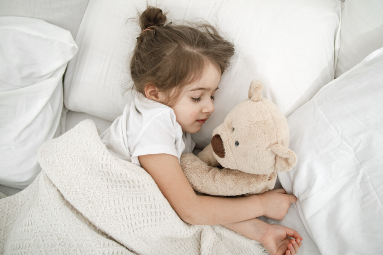 Reprendre un bon rythme de sommeil avant la rentrée grâce au rituel du coucher