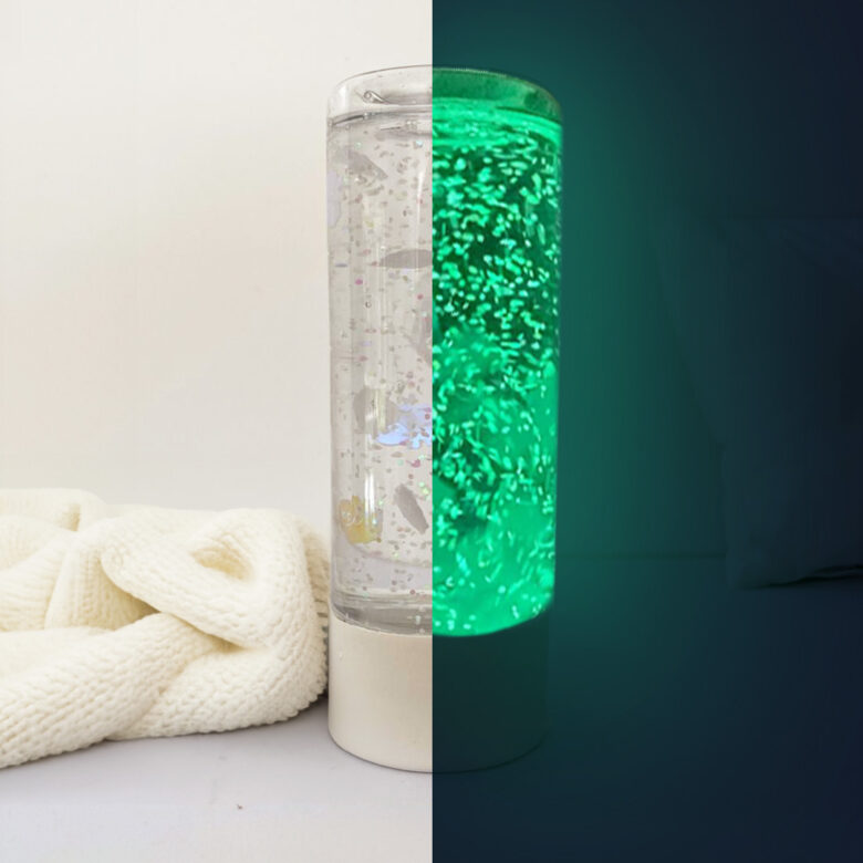 Bouteille sensorielle phosphorescente qui s’illumine pour apaiser l’enfant avant le coucher