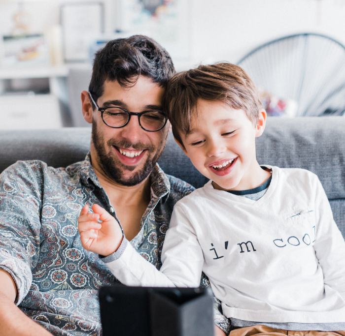 parents et enfants : comment gérer l'usage des écrans article de blog l'atelier gigogne