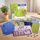 Plateaux et flèches magnétiques du jeu d’orientation enfant Le Parcours Fléché